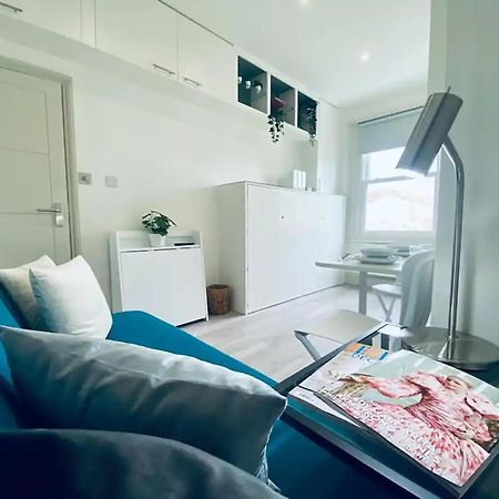 Apt 08 Beachside Beauty Central Studio Steps From Cafes برايتون المظهر الخارجي الصورة