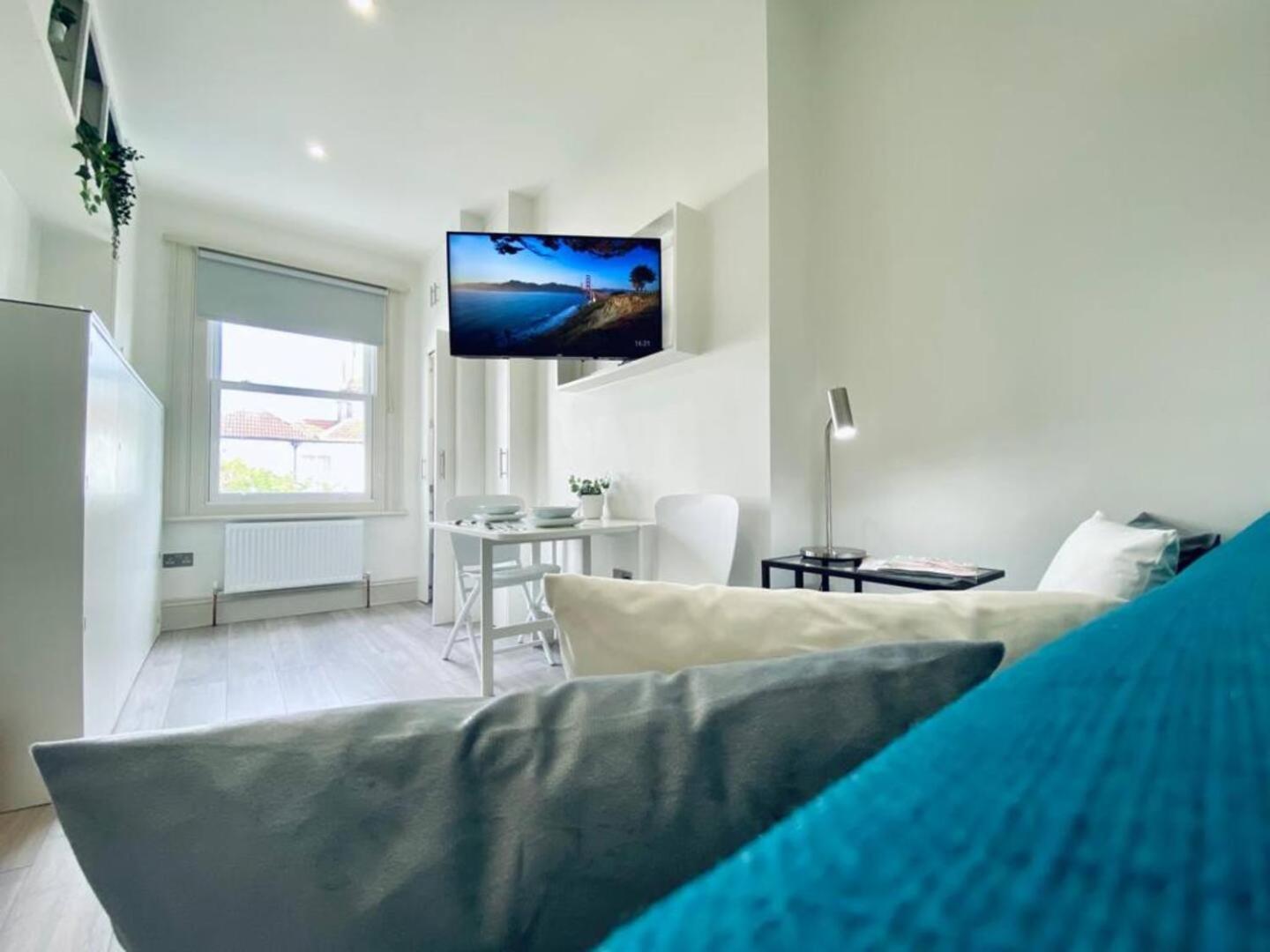 Apt 08 Beachside Beauty Central Studio Steps From Cafes برايتون المظهر الخارجي الصورة