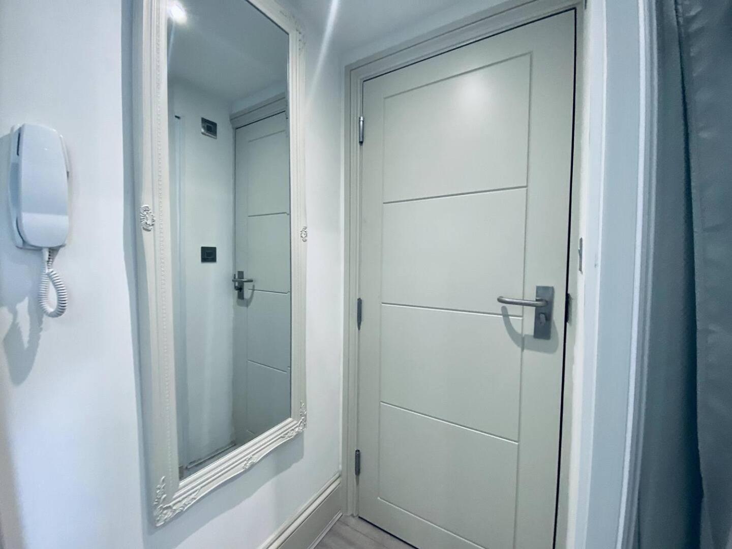 Apt 08 Beachside Beauty Central Studio Steps From Cafes برايتون المظهر الخارجي الصورة