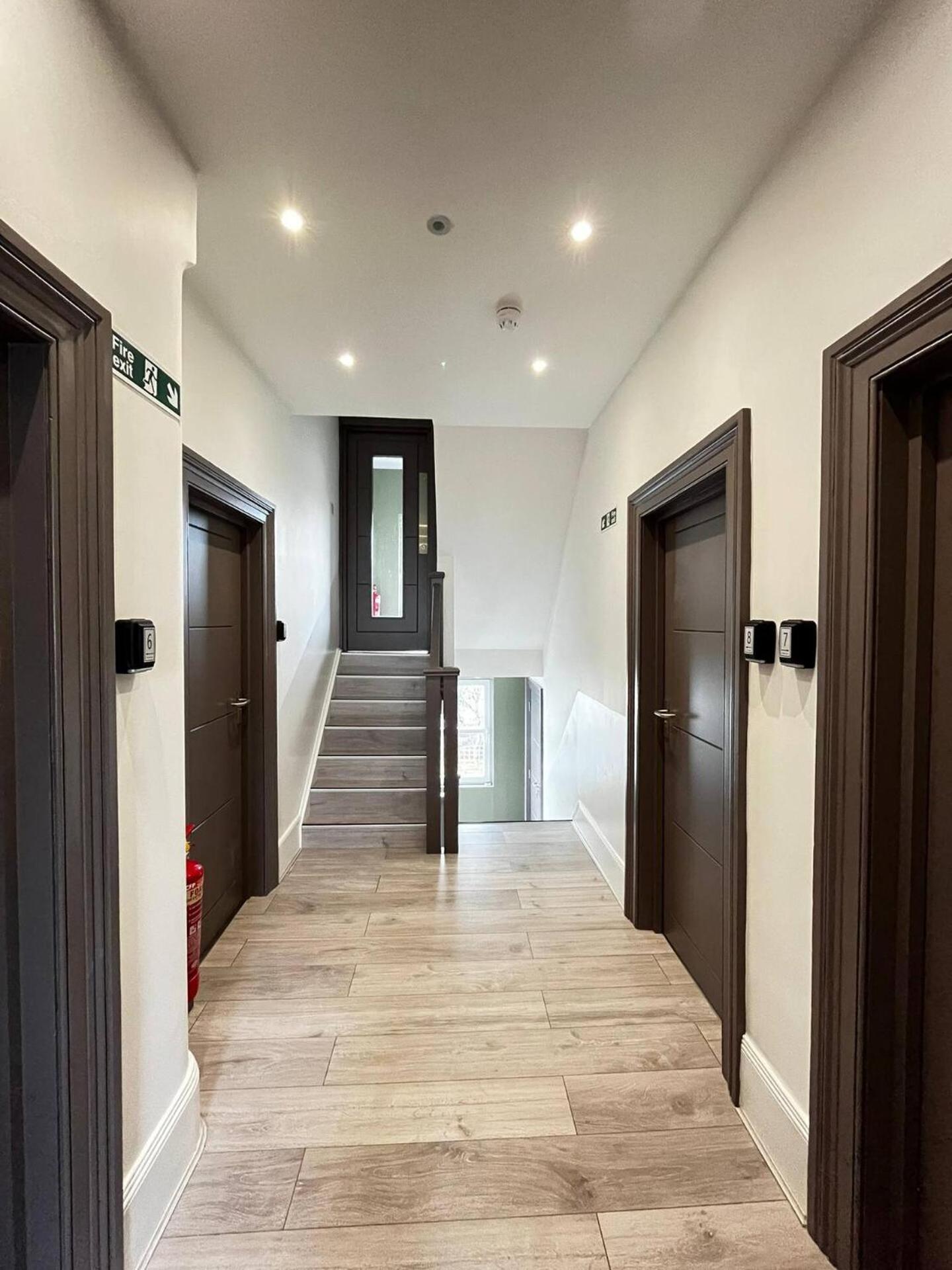 Apt 08 Beachside Beauty Central Studio Steps From Cafes برايتون المظهر الخارجي الصورة