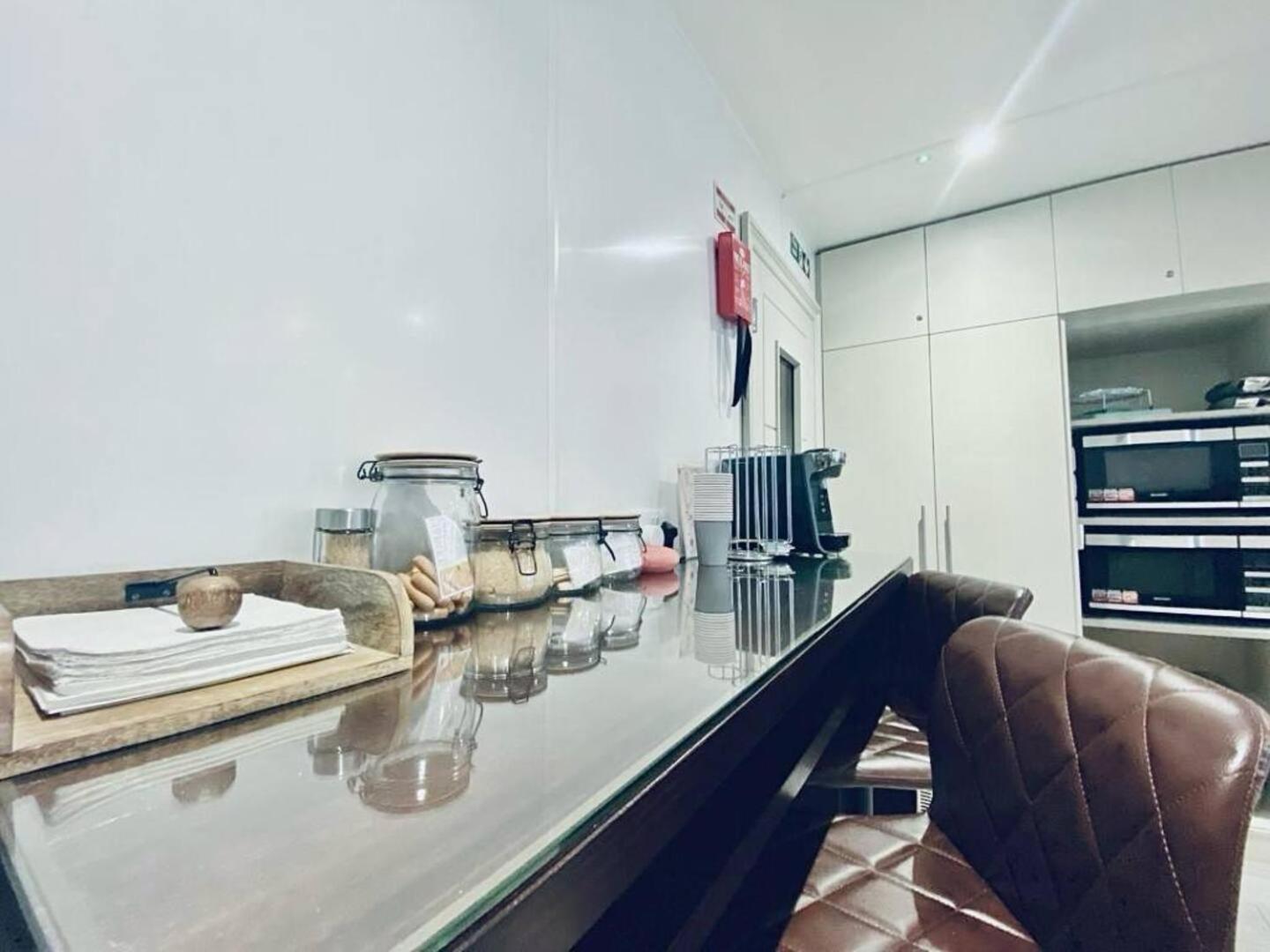 Apt 08 Beachside Beauty Central Studio Steps From Cafes برايتون المظهر الخارجي الصورة