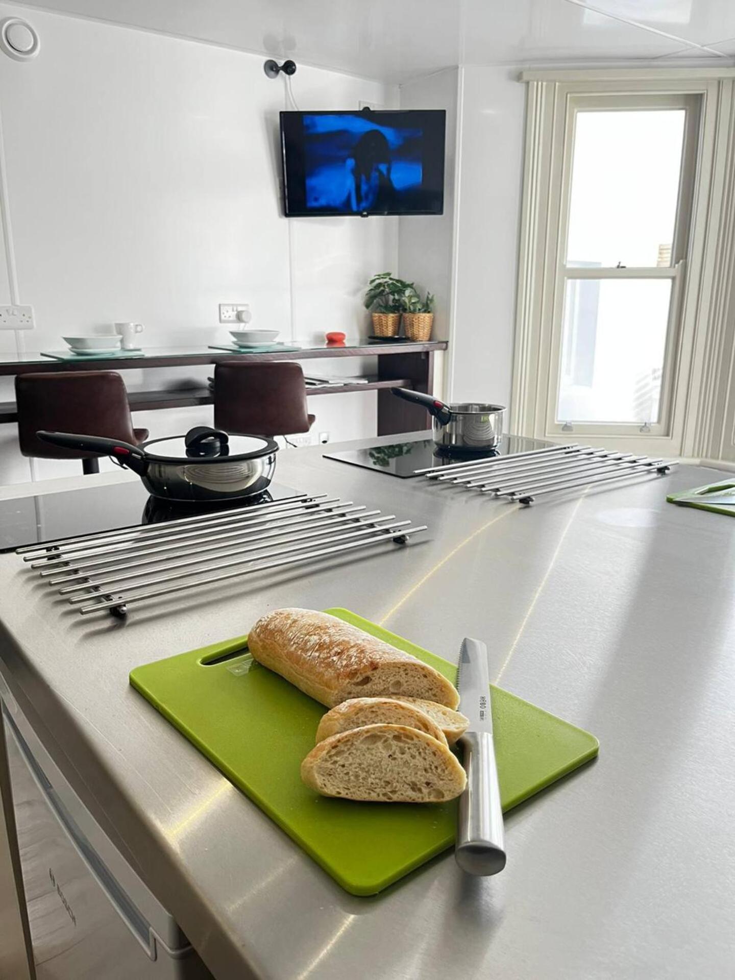 Apt 08 Beachside Beauty Central Studio Steps From Cafes برايتون المظهر الخارجي الصورة